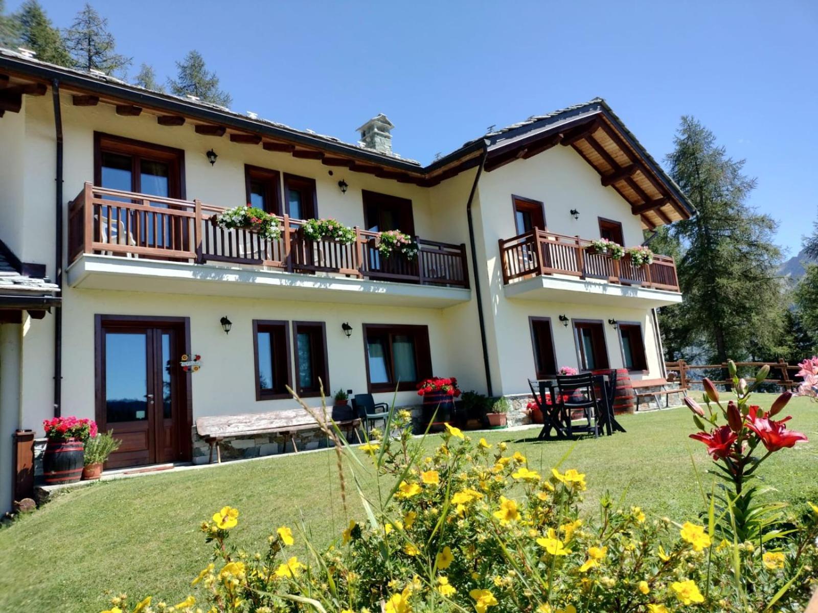 Le Coin Des Melezes - Nature & Trek - Camere In Baita Di Montagna Brusson Exterior photo