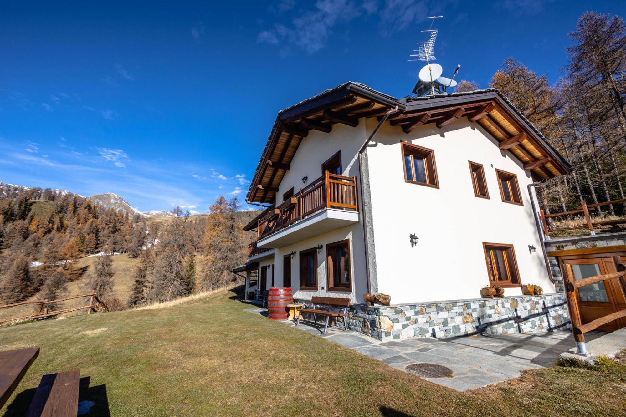 Le Coin Des Melezes - Nature & Trek - Camere In Baita Di Montagna Brusson Exterior photo