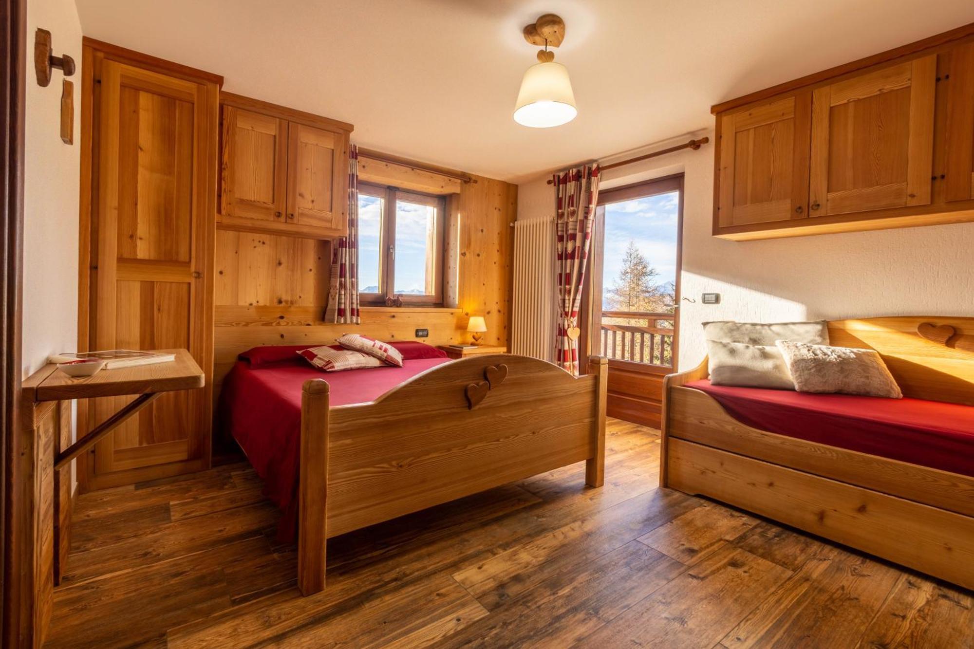 Le Coin Des Melezes - Nature & Trek - Camere In Baita Di Montagna Brusson Exterior photo