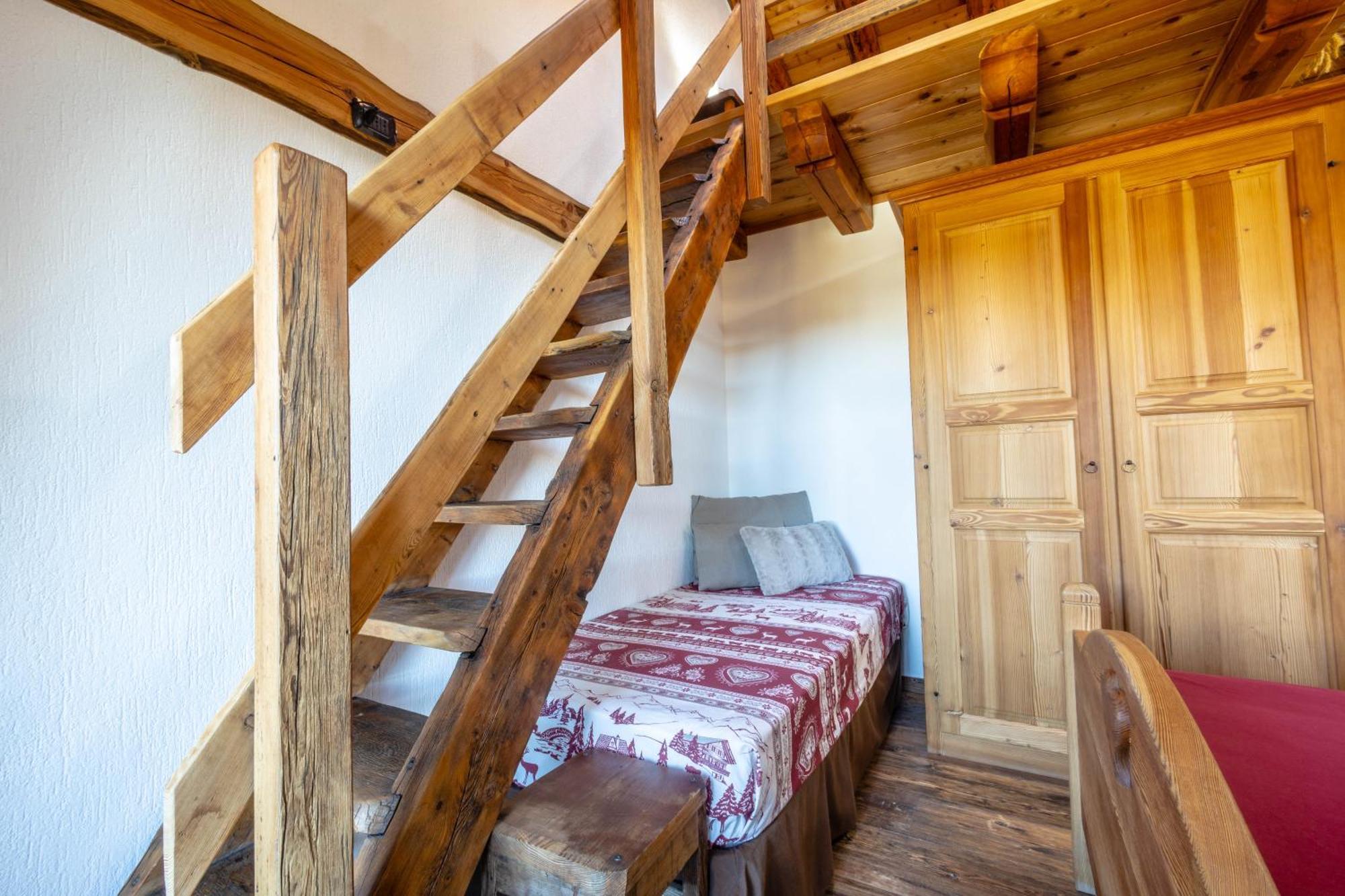Le Coin Des Melezes - Nature & Trek - Camere In Baita Di Montagna Brusson Exterior photo