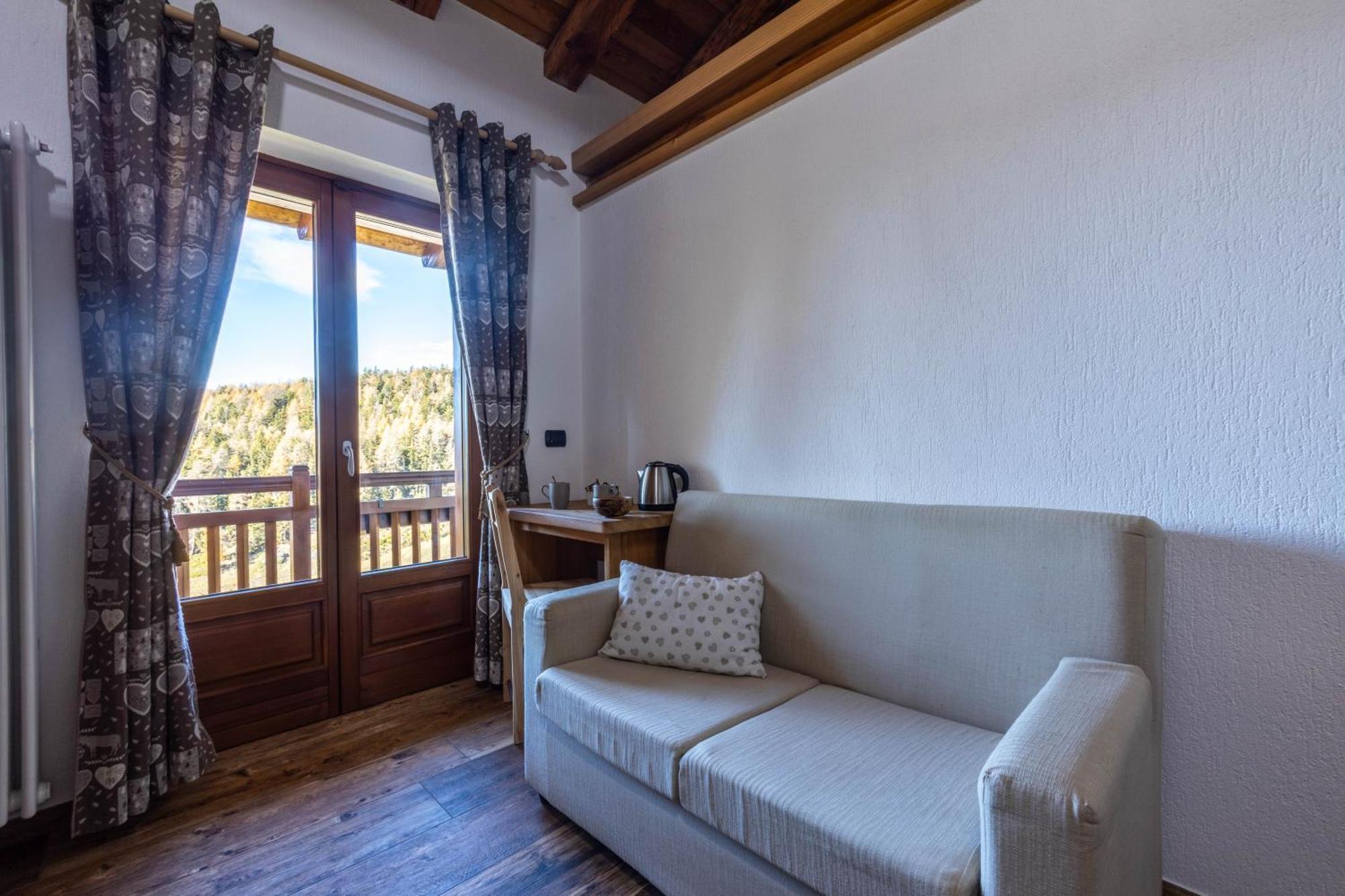 Le Coin Des Melezes - Nature & Trek - Camere In Baita Di Montagna Brusson Exterior photo