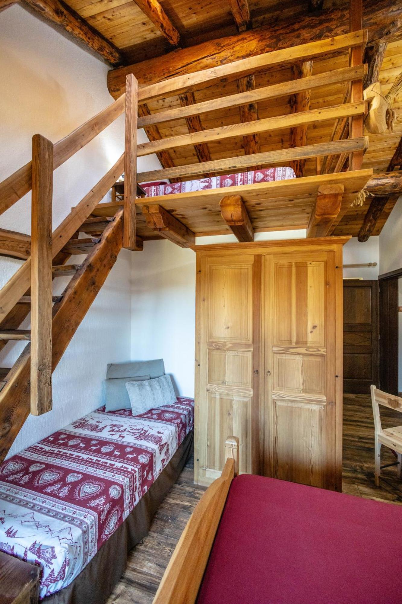 Le Coin Des Melezes - Nature & Trek - Camere In Baita Di Montagna Brusson Exterior photo