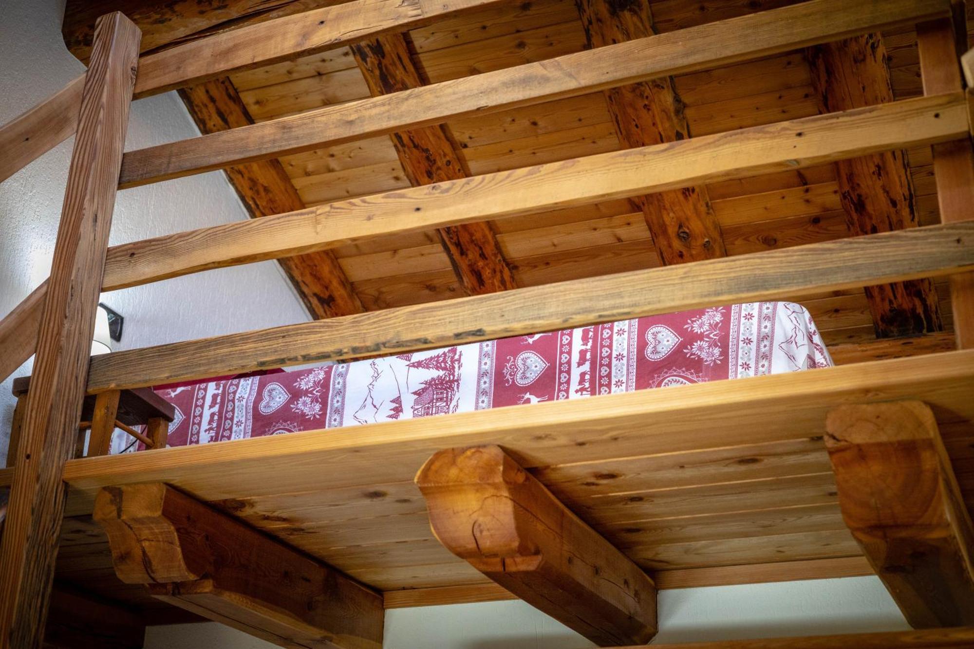 Le Coin Des Melezes - Nature & Trek - Camere In Baita Di Montagna Brusson Exterior photo
