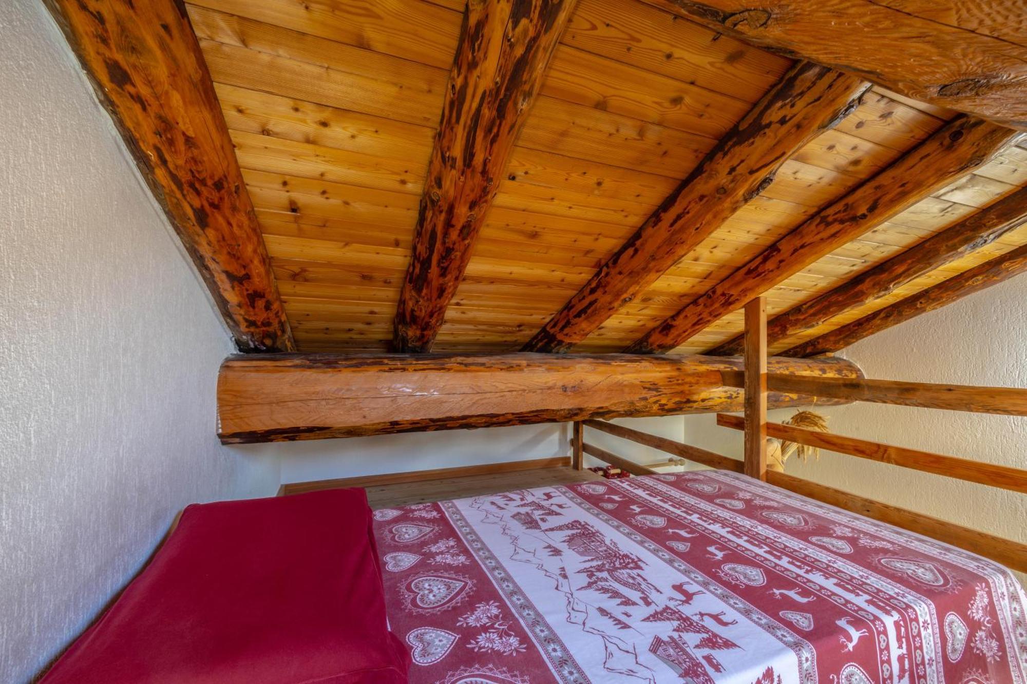 Le Coin Des Melezes - Nature & Trek - Camere In Baita Di Montagna Brusson Exterior photo