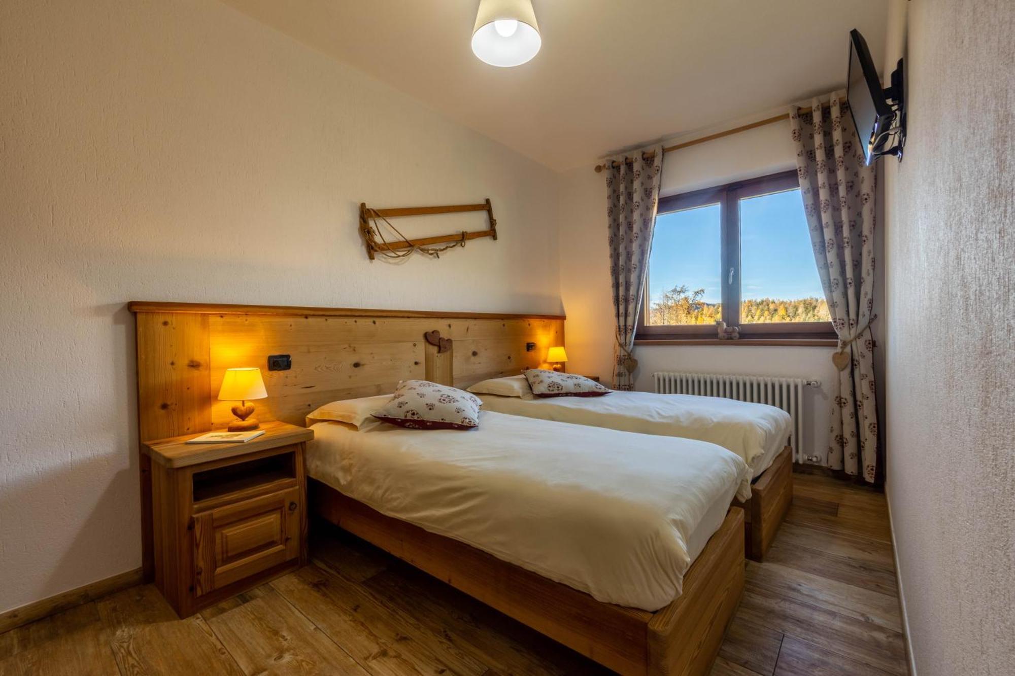Le Coin Des Melezes - Nature & Trek - Camere In Baita Di Montagna Brusson Exterior photo