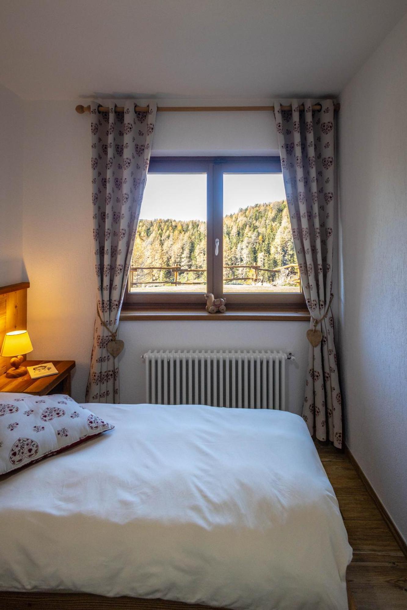 Le Coin Des Melezes - Nature & Trek - Camere In Baita Di Montagna Brusson Exterior photo