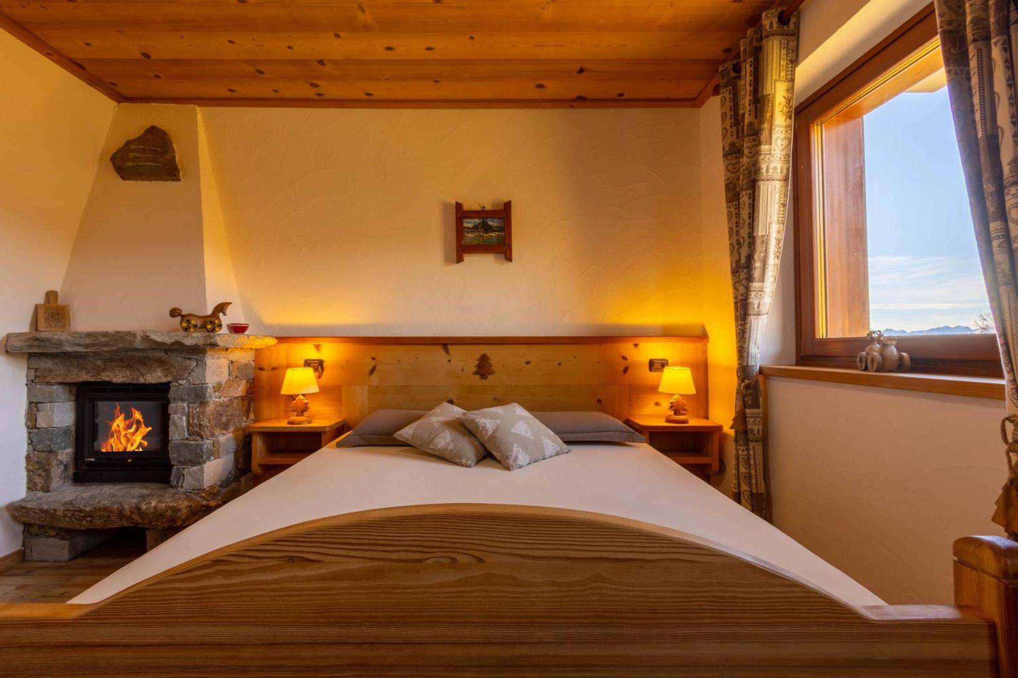 Le Coin Des Melezes - Nature & Trek - Camere In Baita Di Montagna Brusson Exterior photo