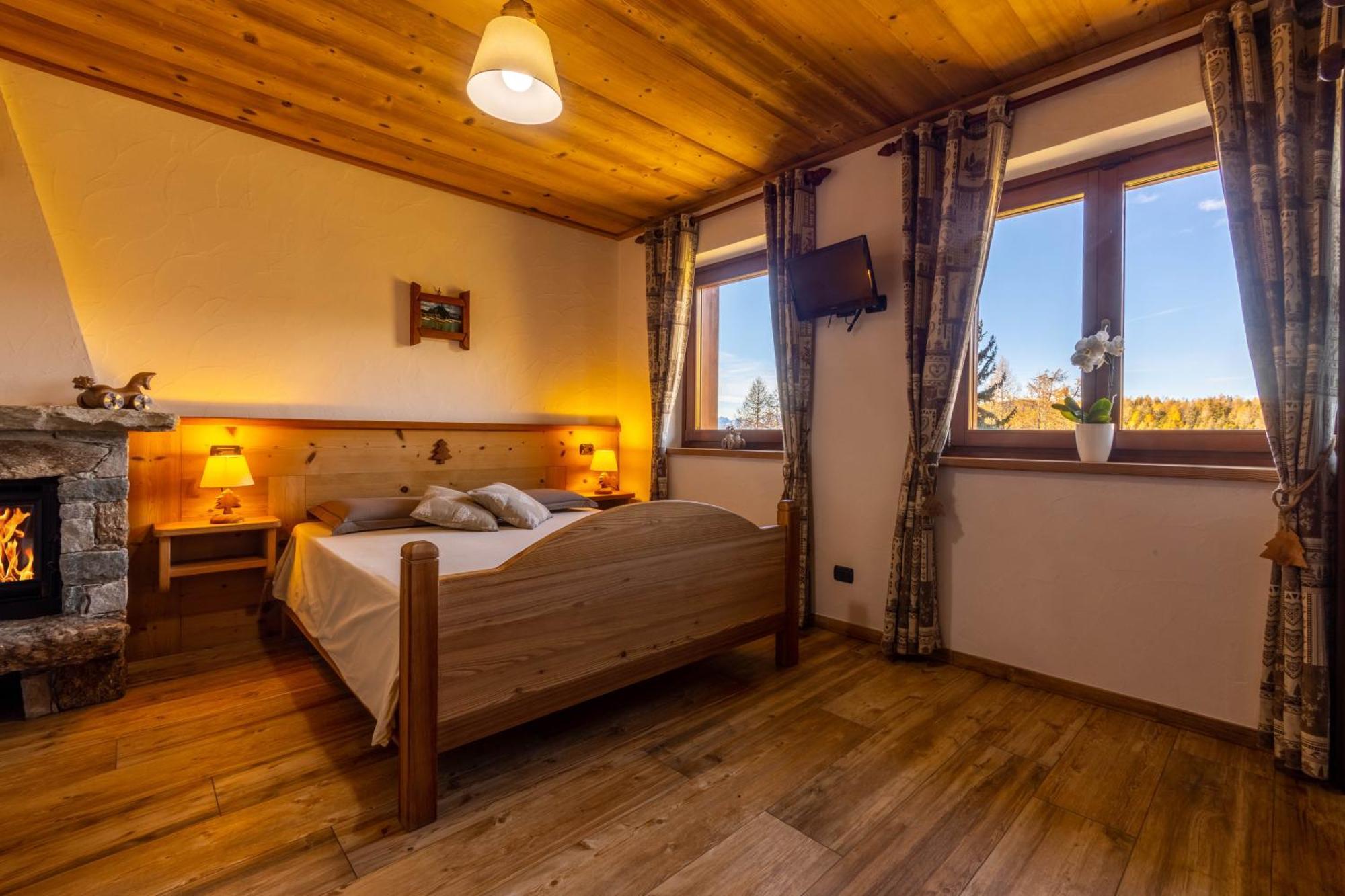 Le Coin Des Melezes - Nature & Trek - Camere In Baita Di Montagna Brusson Exterior photo
