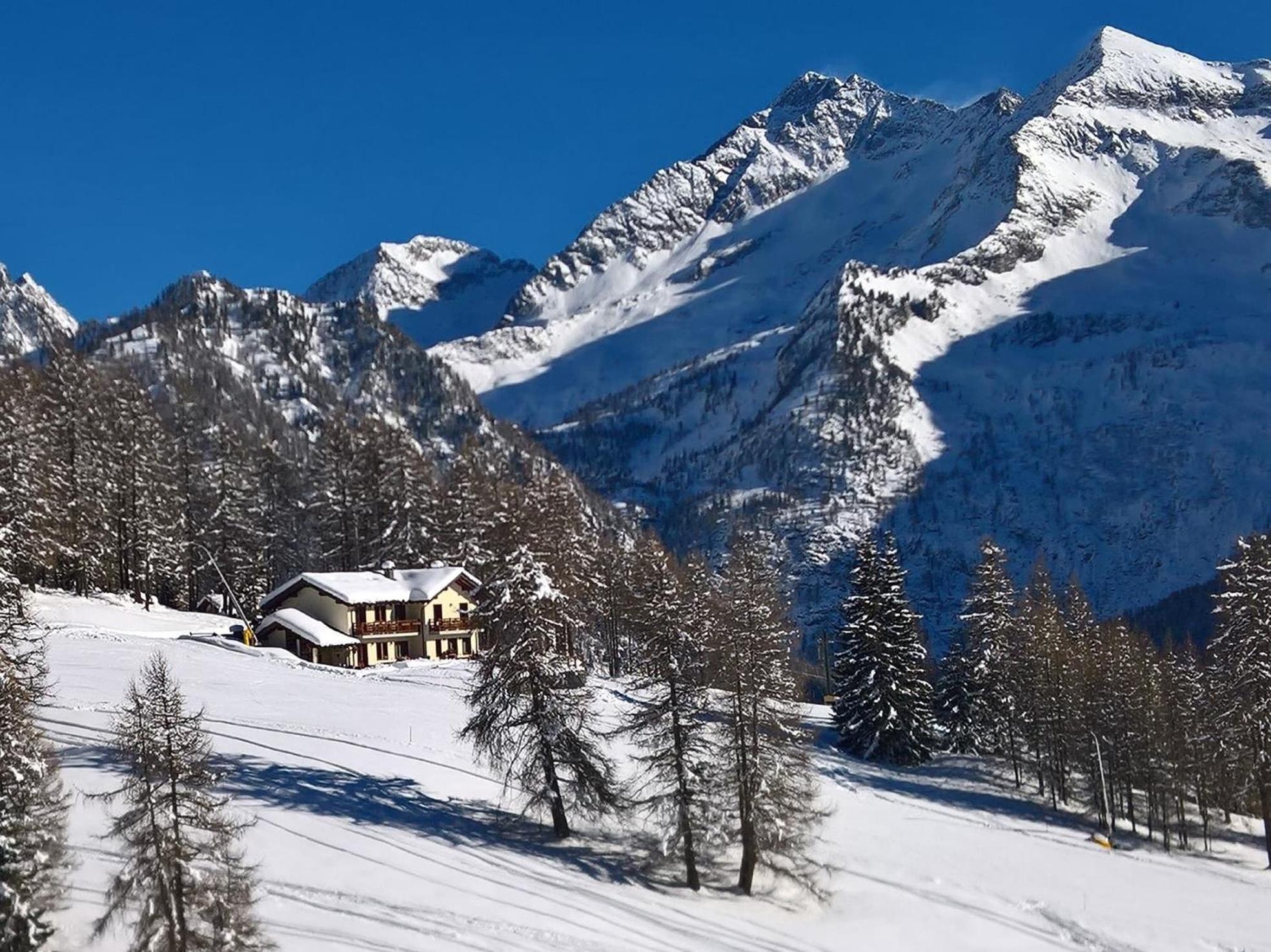 Le Coin Des Melezes - Nature & Trek - Camere In Baita Di Montagna Brusson Exterior photo