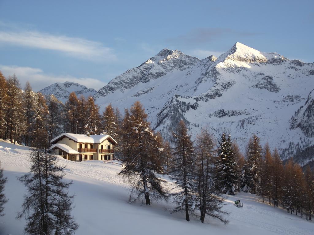 Le Coin Des Melezes - Nature & Trek - Camere In Baita Di Montagna Brusson Exterior photo