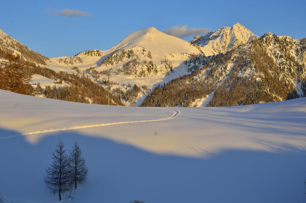 Le Coin Des Melezes - Nature & Trek - Camere In Baita Di Montagna Brusson Exterior photo